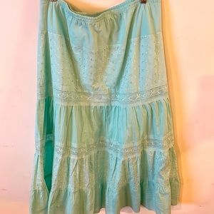 I. E. Relaxed Eyelet Teared Soft Green Skirt Sz 14